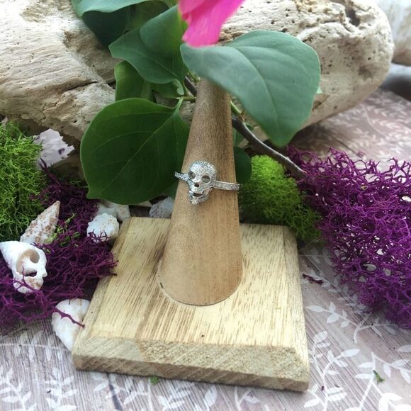 Sterling Silver Skull CZ Ring Size 8 - Picture 2 of 8